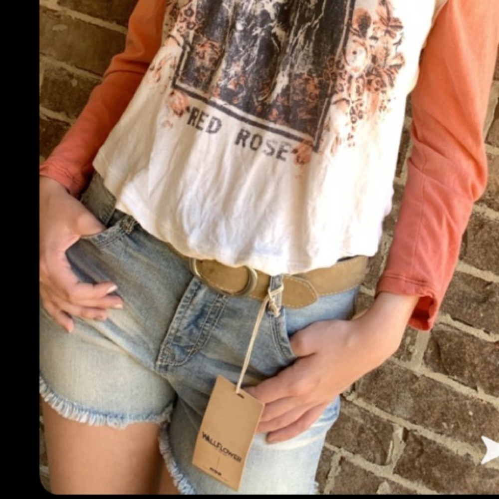 Shorts - Picture 9 of 10